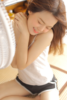 国色生香 笑佳人